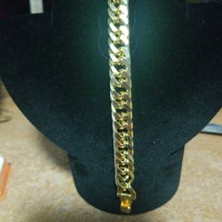 8 Inch 18k Gold Plated Bracelet 1 Inch Wide Really Nice Solid