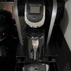 Keurig 2.0 W/Carafe And Pod Stand