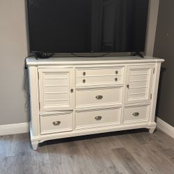 65 Inch TV LG Dresser, And Mirror