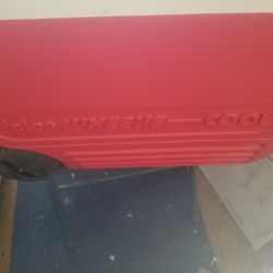 Igloo Cooler With Wheels 