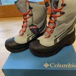 Kids Size 3 Columbia Bugaboot Plus IV Omni-Heat Snow Boots