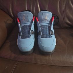 Retro Jordan 4's Travis Scott Cactus Jack 