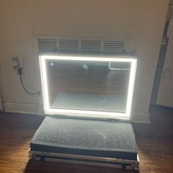 Travel Vanity Set  Hard Case With Light