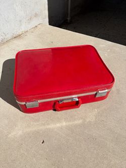 VINTAGE 1960s RED SUITCASE SKYWAY LUGGAGE CO. NICE SHAPE!