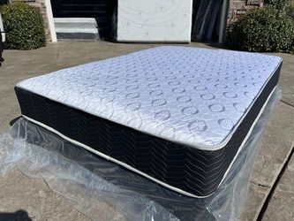 Queen Orthopedic Deluxe Collection Mattress!•••