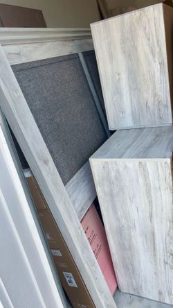 Bedroom Furniture Set – Great Condition –