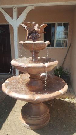 Fuente de palomas 3 plaros