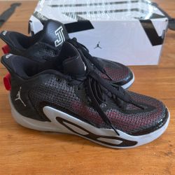 Jordan Tatum 1 Boys Shoes Black/ Metallic Silver 