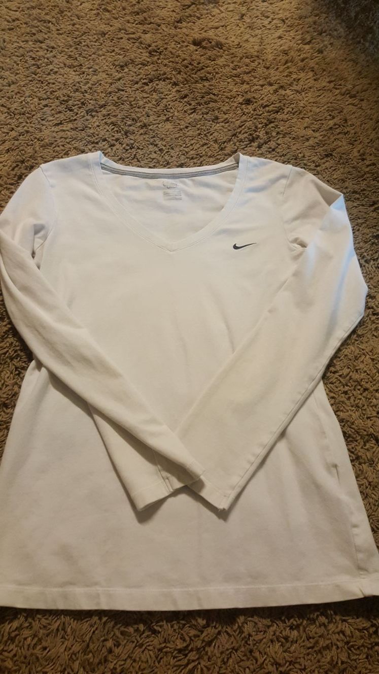Nike shirt juniors small
