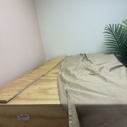 Shipping large Wooden crate For sale. Best offer