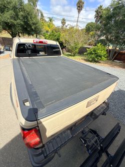 Chevrolet Colorado Bed Tonneau Cover