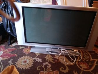 Household items TV couches pictures ..just ask ..everything must go