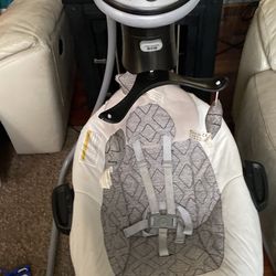 Graco Swing And Bouncer