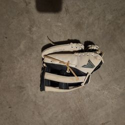 Easton Softball Glove, 11 Inches