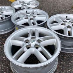 18” Land Rover Set Of 5 Discovery Excellent Condition We Finance Rims Wheels