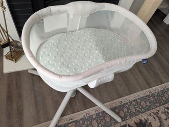 HALO BassiNest Soothing Swivel Sleeper 3.0 Baby Bassinet