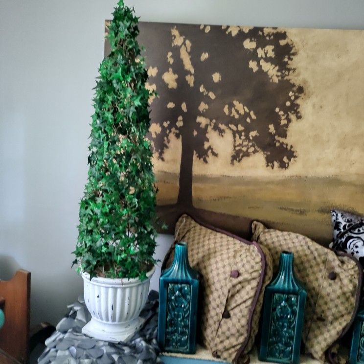 Faux Hedera Cone Topiary