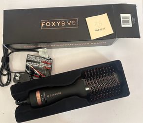 Brand New FoxyBae Rose Gold Blowout Dryer Brush - Never Used!