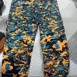 Under Armour Coldgear Boys Size YXL Multi-Color Rival Fleece ABC Camo Joggers NWT