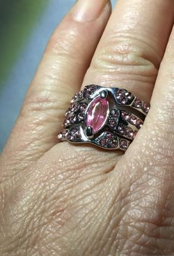 Women’s custom made fine jewelry collection wedding engagement rings 💍