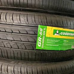 225 35 20 Tires Set New