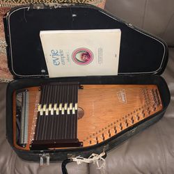 Vintage 1970s Oscar Schmidt Autoharp 15 EBH W Case / Music Book / Tuner / Papers