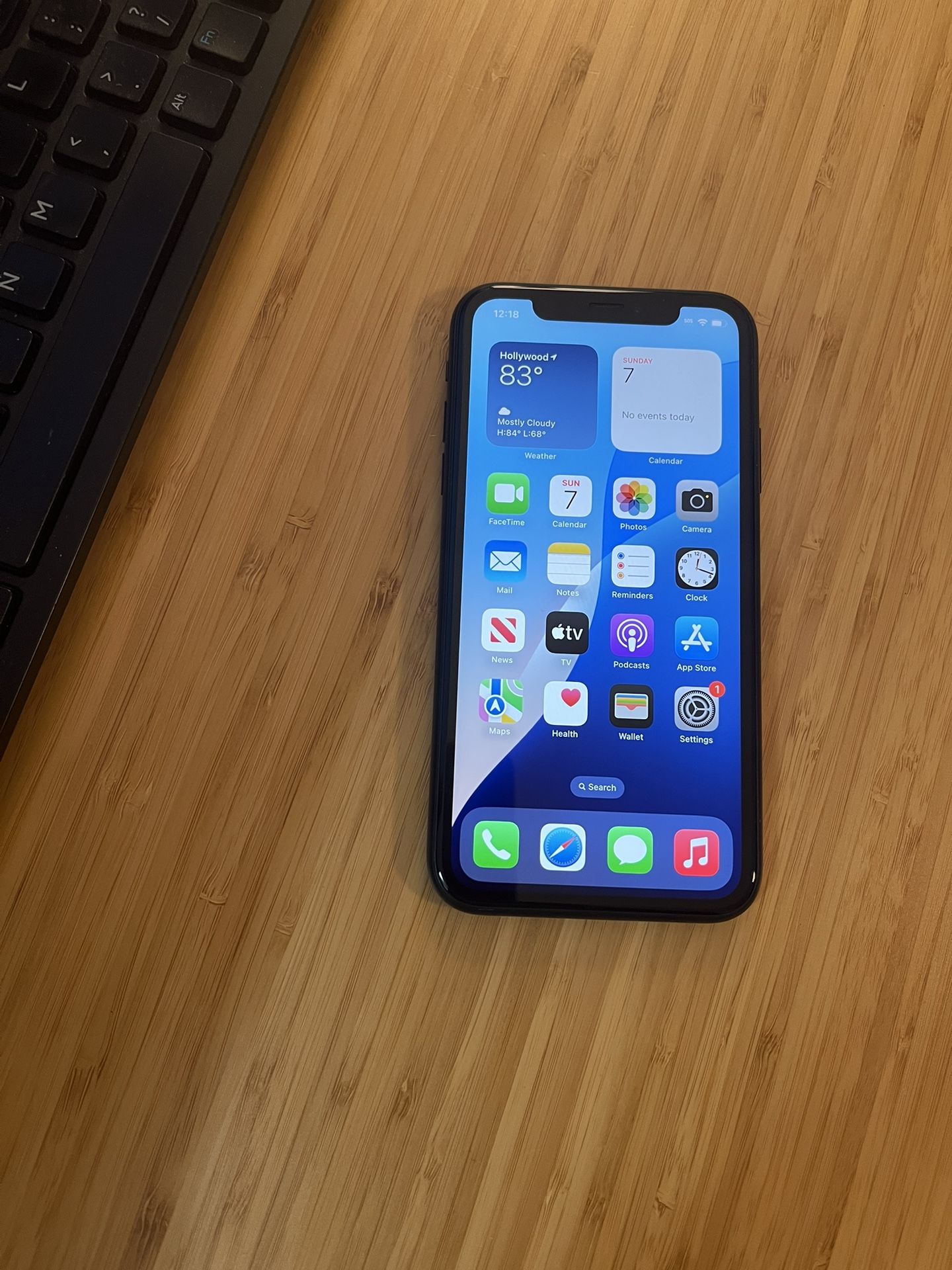 iPhone XR ( Unlocked) 64gb Black Color