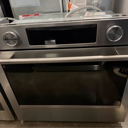 KitchenAid 30" Smart Single Electric Wall Oven with Assisted Cook Cycles