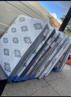 Queen Size Mattress And Boxspring Sale We Deliver !