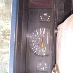 1985 TOYOTA PICK-UP LOW MILES! 