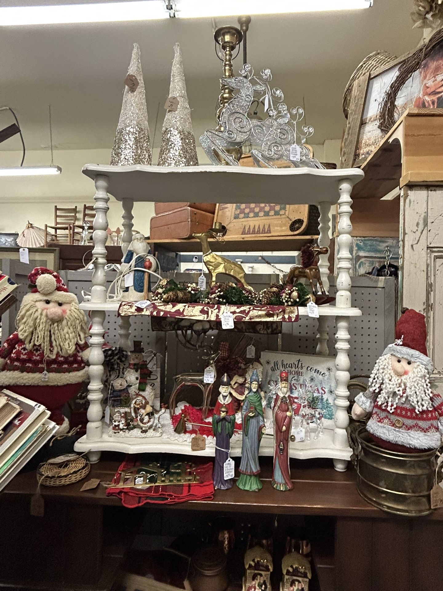 Cute Vintage Farmhouse 3 Tier Shelf 