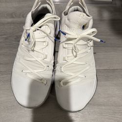 Used Steph curry size 8