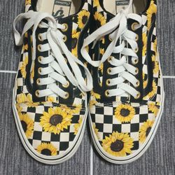Vans size 9w 7.5m
