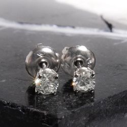 14k Diamond Solitaire Stud Earrings 0.2 ctw