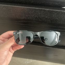 Ray-Ban New Wayfarer – Model RB2132