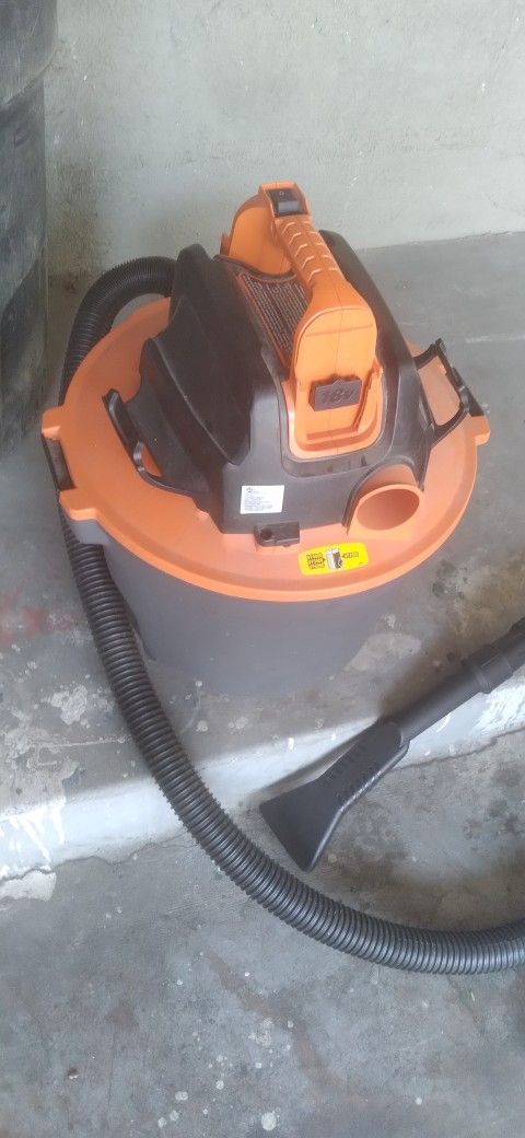 Rigid Vacum . With Batteries.