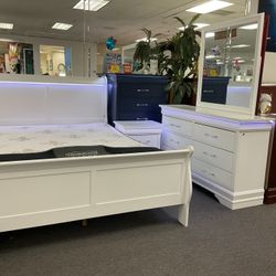 Hot Summer Furniture Sale Modern 5pc Bedroom set W/ LED lights 45% OFF (NEW)