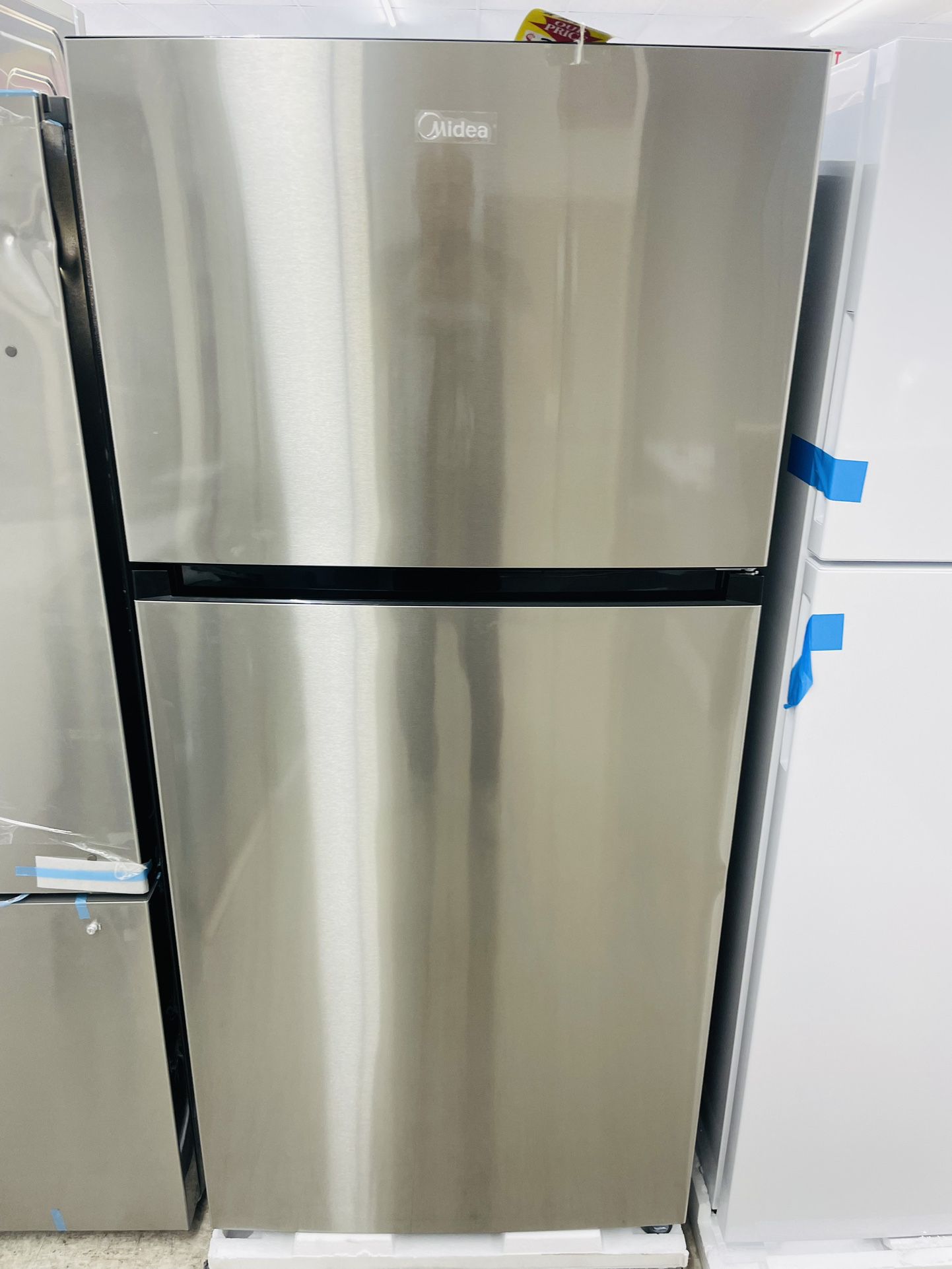 🔥🔥30” Midea Top Freezer Refrigerator 