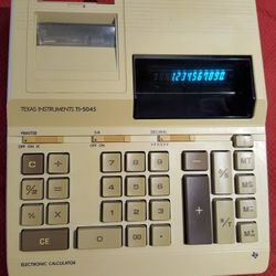 CALCULATOR. TEXAS INSTRUMENTS TI-5045