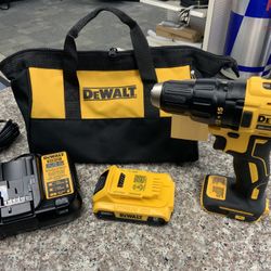 Dewalt 20v Max Brushless 1/2” Cordless Drill Driver Kit With Battery And Charger