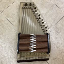 Autoharp by Oscar Schmidt 36 string 15 chord