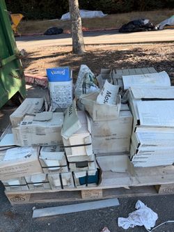 Large Lot of Mosa & Crossville Porcelain/Ceramic Tile – Full Pallet – $500 OBO