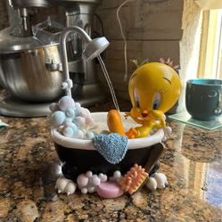 Tweety Bird Musical Bath Fountain 