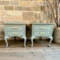 Thomasville end tables
