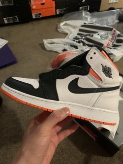 air jordan 1 high GS 6.5Y electro orange