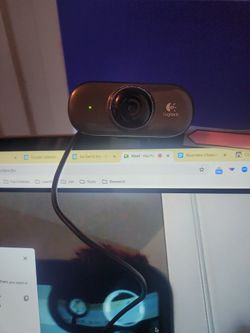 
Logitech USB Webcam – Works Great (Plug And Play)
