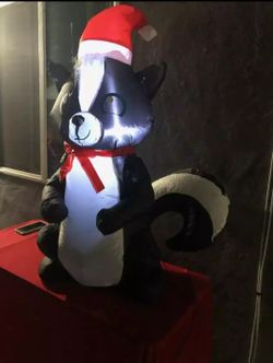 Christmas Decor Skunk Lighed Airblown 
