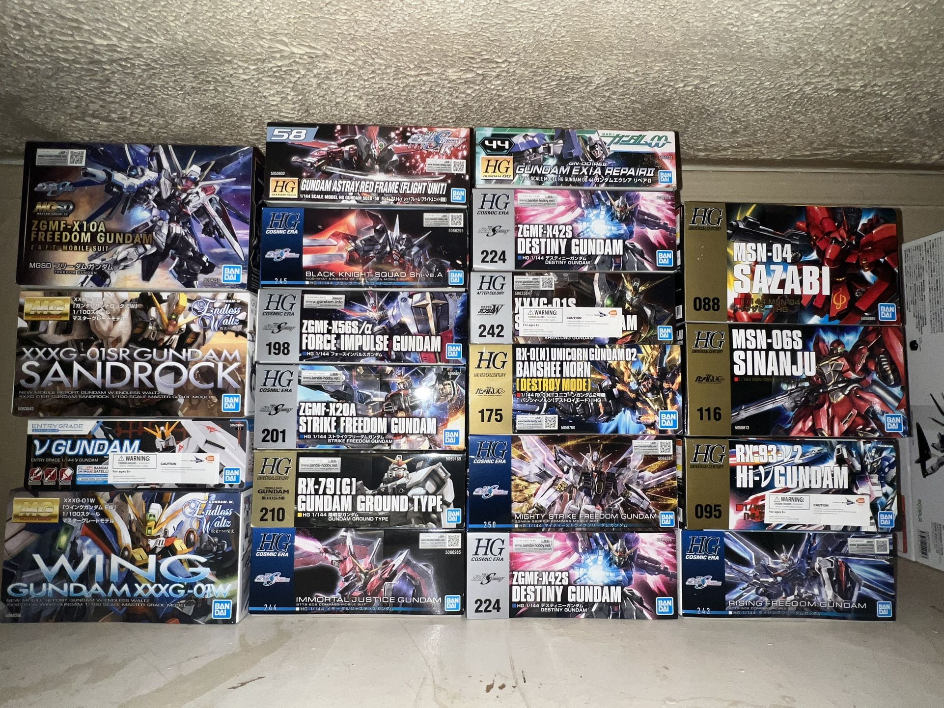 Gundams HG and MG Model Kits For Sale Read Description