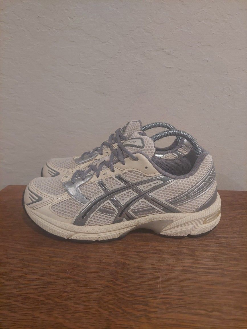 ASICS Gel-1130 Athletic Running Trail Shoes 
Women's Size 9.5