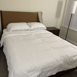 Bed furniture with night stands and matress